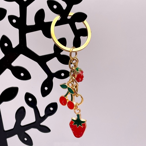 DAINTY RED BERRIES | Bag Charm | Keychain (Brand New!) ✨ - Picture 9 of 12